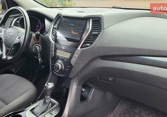 Белый Хендай Санта Фе, объемом двигателя 2.2 л и пробегом 235 тыс. км за 15500 $, фото 52 на Automoto.ua