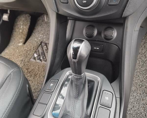 Хендай Санта Фе 2014 в Житомире на Automoto.ua Белый Хендай Санта Фе, объемом двигателя 2 л и пробегом 236 тыс. км за 16800 $, фото 16 на Automoto.ua