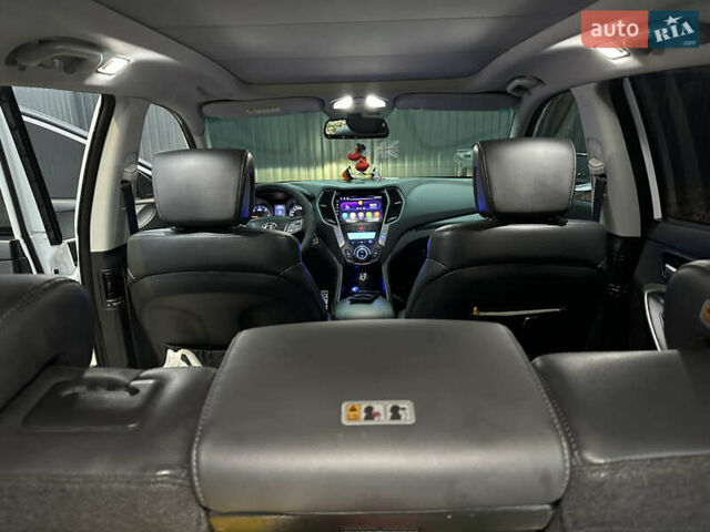 Белый Хендай Санта Фе, объемом двигателя 2 л и пробегом 110 тыс. км за 19200 $, фото 47 на Automoto.ua