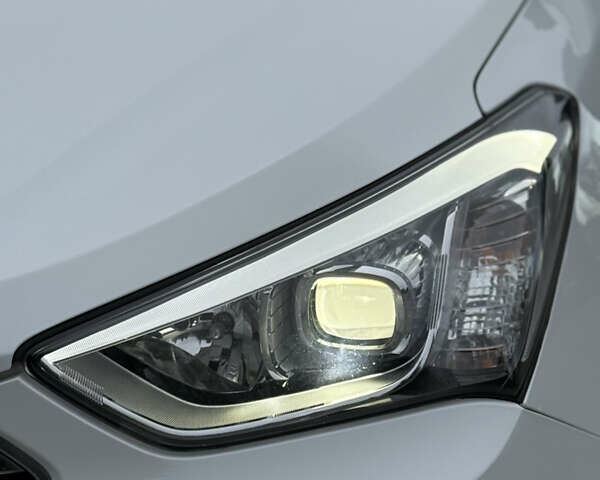 Белый Хендай Санта Фе, объемом двигателя 2.2 л и пробегом 185 тыс. км за 18900 $, фото 24 на Automoto.ua