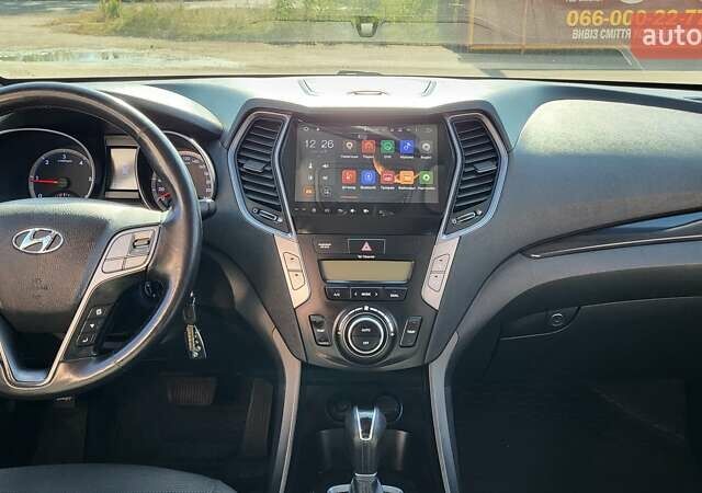 Белый Хендай Санта Фе, объемом двигателя 2.2 л и пробегом 235 тыс. км за 15500 $, фото 38 на Automoto.ua