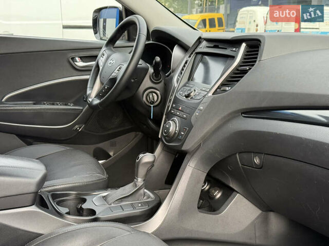 Белый Хендай Санта Фе, объемом двигателя 2.2 л и пробегом 167 тыс. км за 17450 $, фото 48 на Automoto.ua