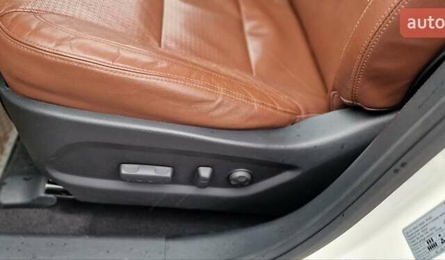 Хендай Санта Фе 2014 в Чернигове на Automoto.ua Белый Хендай Санта Фе, объемом двигателя 2.2 л и пробегом 125 тыс. км за 17600 $, фото 16 на Automoto.ua