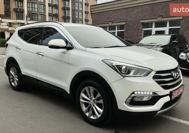 Белый Хендай Санта Фе, объемом двигателя 2 л и пробегом 179 тыс. км за 18800 $, фото 7 на Automoto.ua