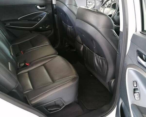 Белый Хендай Санта Фе, объемом двигателя 2.2 л и пробегом 223 тыс. км за 19500 $, фото 6 на Automoto.ua