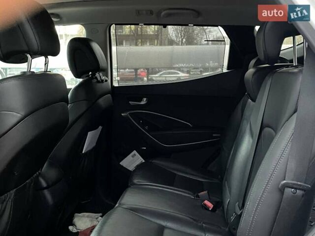 Белый Хендай Санта Фе, объемом двигателя 2.2 л и пробегом 272 тыс. км за 18900 $, фото 18 на Automoto.ua