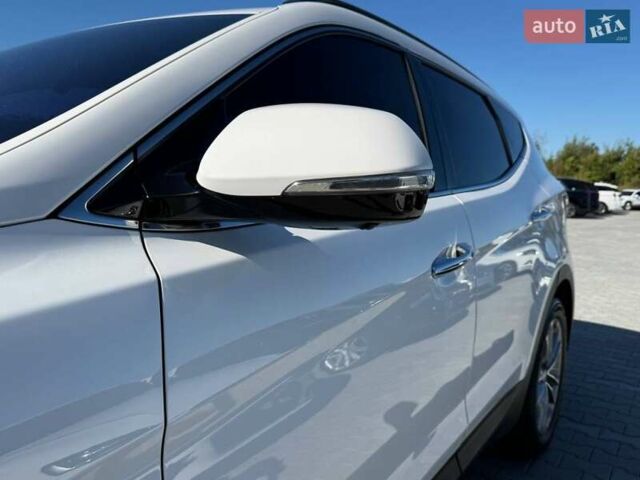 Білий Хендай Санта Фе, об'ємом двигуна 2 л та пробігом 198 тис. км за 17900 $, фото 6 на Automoto.ua