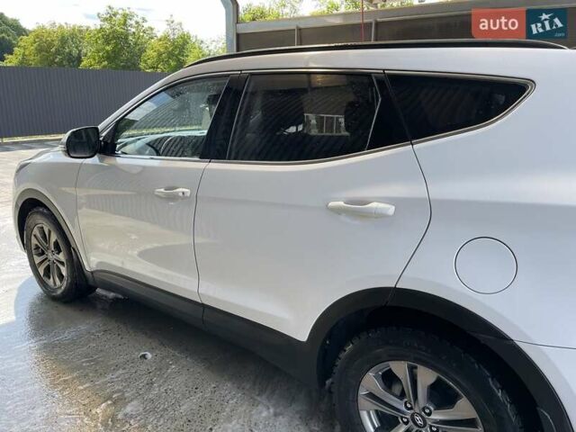 Белый Хендай Санта Фе, объемом двигателя 2.2 л и пробегом 320 тыс. км за 14000 $, фото 10 на Automoto.ua