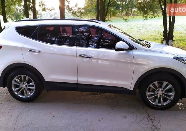 Белый Хендай Санта Фе, объемом двигателя 2 л и пробегом 215 тыс. км за 19000 $, фото 6 на Automoto.ua
