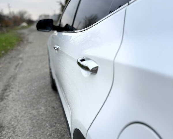 Белый Хендай Санта Фе, объемом двигателя 2 л и пробегом 210 тыс. км за 17500 $, фото 26 на Automoto.ua