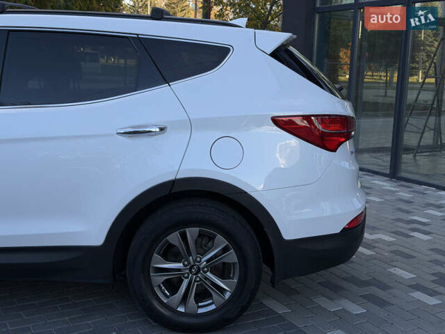 Білий Хендай Санта Фе, об'ємом двигуна 2.36 л та пробігом 177 тис. км за 13300 $, фото 61 на Automoto.ua
