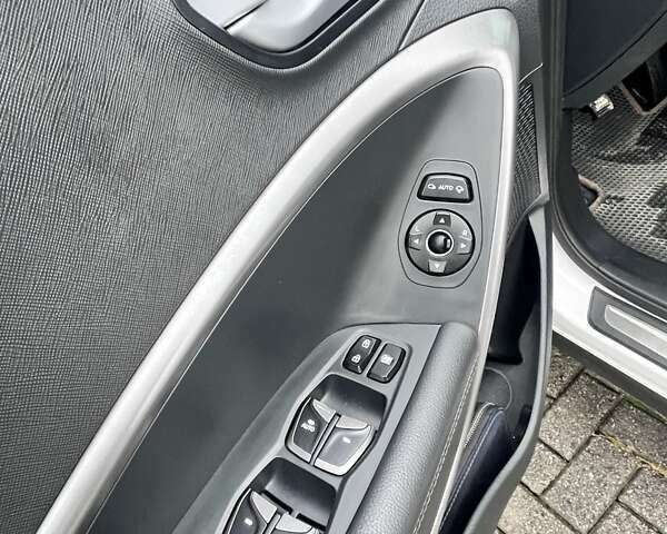 Белый Хендай Санта Фе, объемом двигателя 2 л и пробегом 276 тыс. км за 17700 $, фото 22 на Automoto.ua