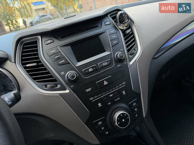 Белый Хендай Санта Фе, объемом двигателя 2.36 л и пробегом 177 тыс. км за 13500 $, фото 77 на Automoto.ua