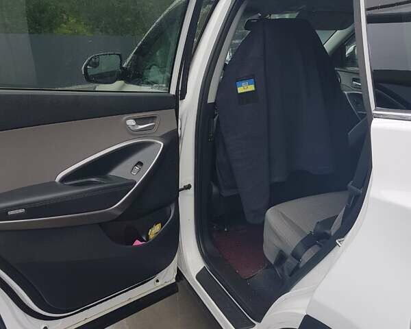 Белый Хендай Санта Фе, объемом двигателя 3.34 л и пробегом 160 тыс. км за 15399 $, фото 3 на Automoto.ua