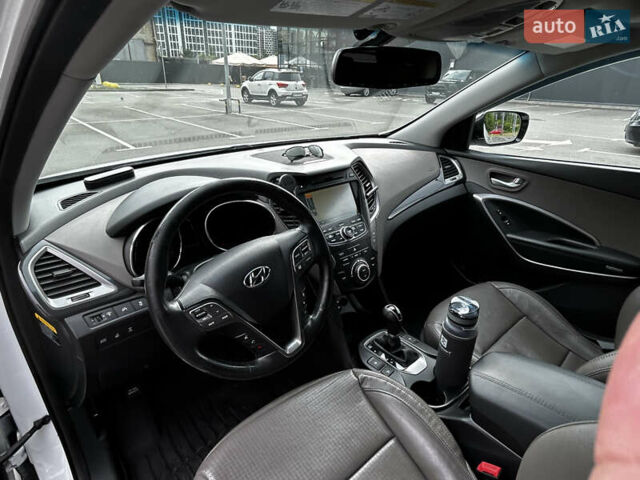 Білий Хендай Санта Фе, об'ємом двигуна 2.36 л та пробігом 200 тис. км за 16750 $, фото 5 на Automoto.ua