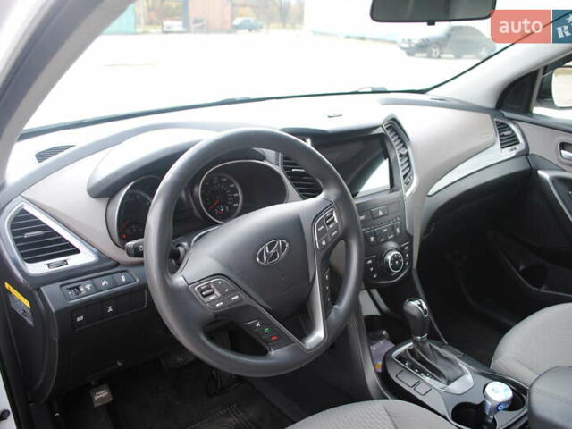 Белый Хендай Санта Фе, объемом двигателя 2.36 л и пробегом 158 тыс. км за 12900 $, фото 13 на Automoto.ua