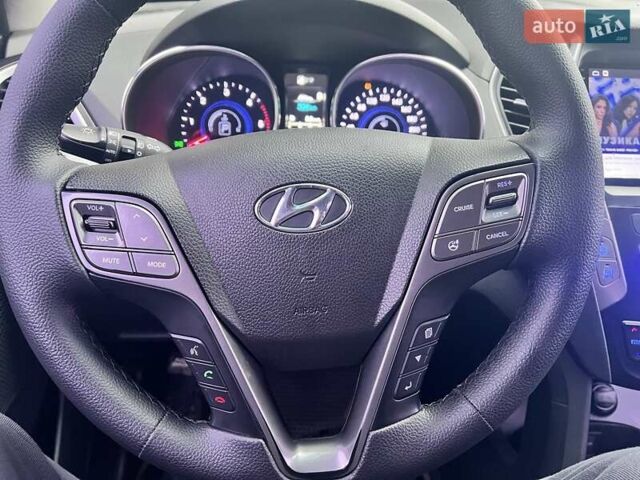 Белый Хендай Санта Фе, объемом двигателя 2 л и пробегом 276 тыс. км за 17700 $, фото 23 на Automoto.ua