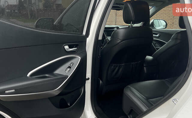 Белый Хендай Санта Фе, объемом двигателя 2.2 л и пробегом 226 тыс. км за 18999 $, фото 7 на Automoto.ua