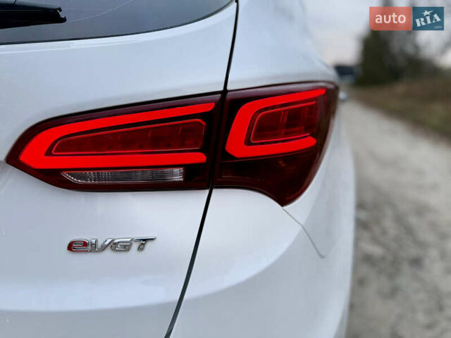 Белый Хендай Санта Фе, объемом двигателя 2 л и пробегом 210 тыс. км за 17500 $, фото 23 на Automoto.ua