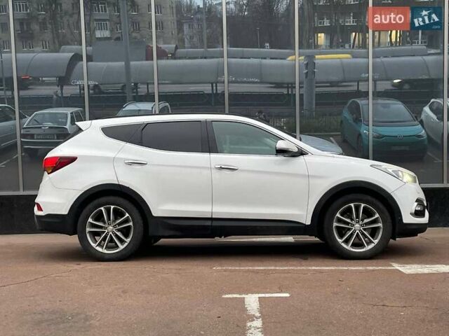 Белый Хендай Санта Фе, объемом двигателя 2.2 л и пробегом 272 тыс. км за 18900 $, фото 6 на Automoto.ua