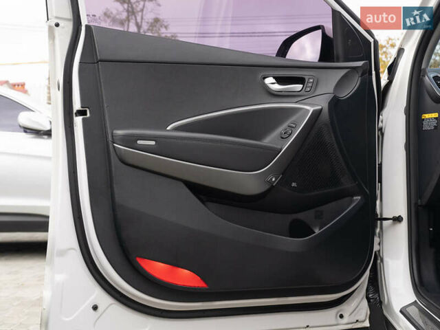 Білий Хендай Санта Фе, об'ємом двигуна 2 л та пробігом 173 тис. км за 18950 $, фото 21 на Automoto.ua