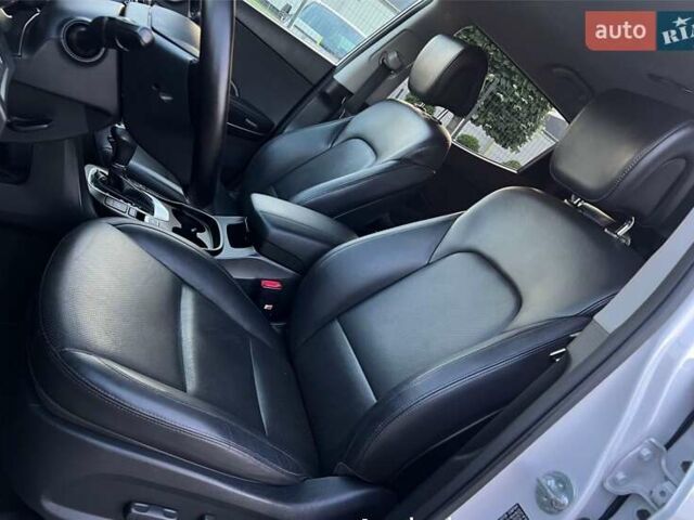 Белый Хендай Санта Фе, объемом двигателя 2.2 л и пробегом 270 тыс. км за 19700 $, фото 9 на Automoto.ua