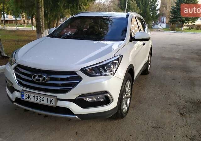 Белый Хендай Санта Фе, объемом двигателя 2 л и пробегом 215 тыс. км за 19000 $, фото 3 на Automoto.ua