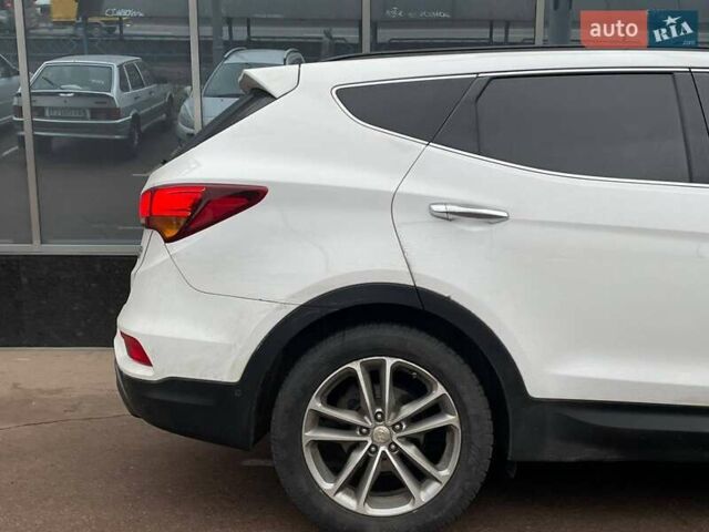 Белый Хендай Санта Фе, объемом двигателя 2.2 л и пробегом 272 тыс. км за 18900 $, фото 9 на Automoto.ua
