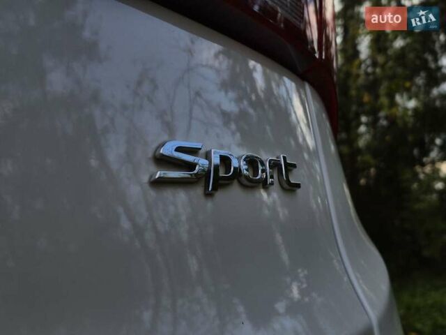 Белый Хендай Санта Фе, объемом двигателя 2.4 л и пробегом 110 тыс. км за 14950 $, фото 1 на Automoto.ua