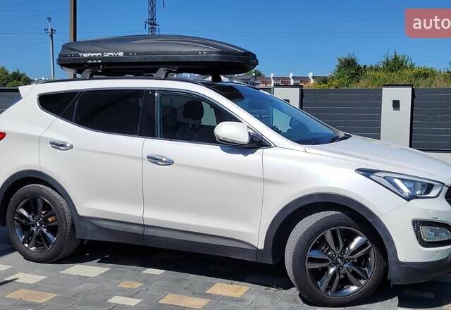 Белый Хендай Санта Фе, объемом двигателя 2.2 л и пробегом 203 тыс. км за 20600 $, фото 1 на Automoto.ua