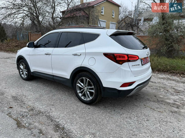 Белый Хендай Санта Фе, объемом двигателя 2 л и пробегом 210 тыс. км за 17500 $, фото 5 на Automoto.ua