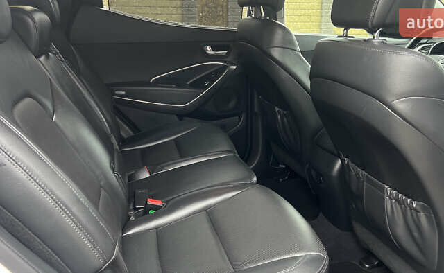 Белый Хендай Санта Фе, объемом двигателя 2.2 л и пробегом 226 тыс. км за 18999 $, фото 12 на Automoto.ua