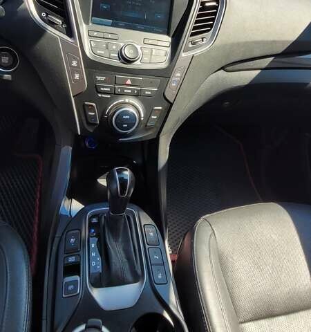 Белый Хендай Санта Фе, объемом двигателя 2.2 л и пробегом 203 тыс. км за 20600 $, фото 6 на Automoto.ua