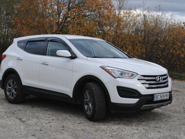 Белый Хендай Санта Фе, объемом двигателя 2.4 л и пробегом 158 тыс. км за 12900 $, фото 1 на Automoto.ua