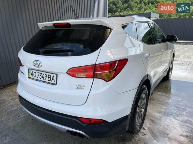 Белый Хендай Санта Фе, объемом двигателя 2.2 л и пробегом 320 тыс. км за 14000 $, фото 12 на Automoto.ua