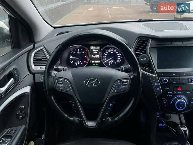 Белый Хендай Санта Фе, объемом двигателя 2.2 л и пробегом 272 тыс. км за 18900 $, фото 25 на Automoto.ua