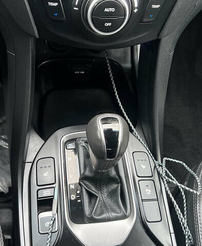 Белый Хендай Санта Фе, объемом двигателя 2.2 л и пробегом 226 тыс. км за 18999 $, фото 2 на Automoto.ua