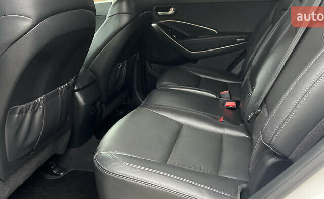 Белый Хендай Санта Фе, объемом двигателя 2.2 л и пробегом 226 тыс. км за 18999 $, фото 6 на Automoto.ua