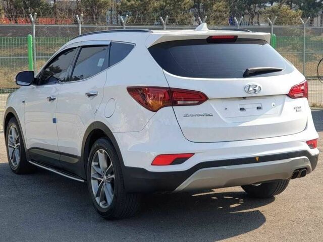 Хендай Санта Фе 2015 у Києві на Automoto.ua Білий Хендай Санта Фе, об'ємом двигуна 2.2 л та пробігом 41 тис. км за 17506 $, фото 5 на Automoto.ua