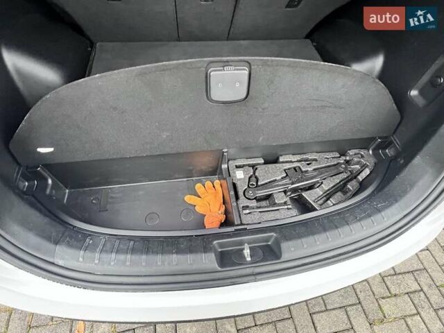 Белый Хендай Санта Фе, объемом двигателя 2 л и пробегом 276 тыс. км за 17700 $, фото 17 на Automoto.ua