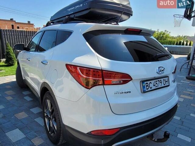 Белый Хендай Санта Фе, объемом двигателя 2.2 л и пробегом 203 тыс. км за 20600 $, фото 2 на Automoto.ua