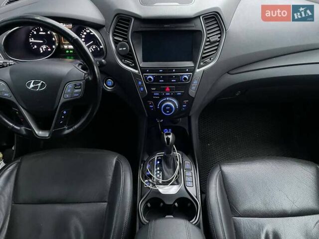 Белый Хендай Санта Фе, объемом двигателя 2.2 л и пробегом 272 тыс. км за 18900 $, фото 24 на Automoto.ua