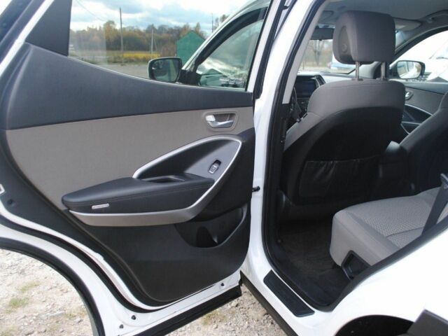 Белый Хендай Санта Фе, объемом двигателя 2.4 л и пробегом 158 тыс. км за 12900 $, фото 13 на Automoto.ua