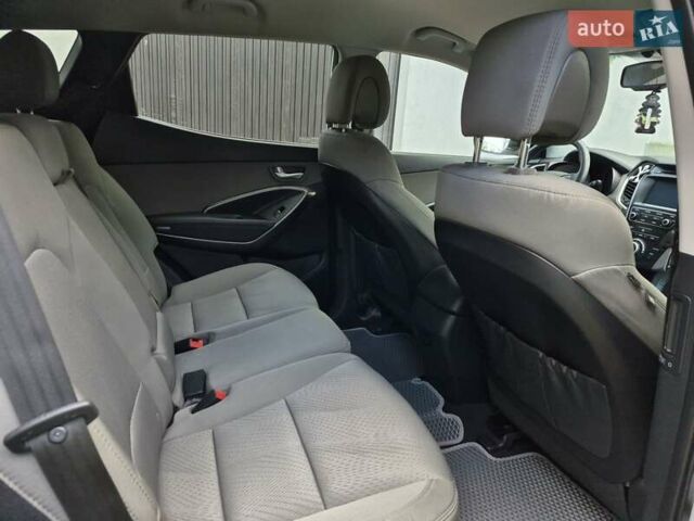 Белый Хендай Санта Фе, объемом двигателя 2.4 л и пробегом 110 тыс. км за 14950 $, фото 14 на Automoto.ua