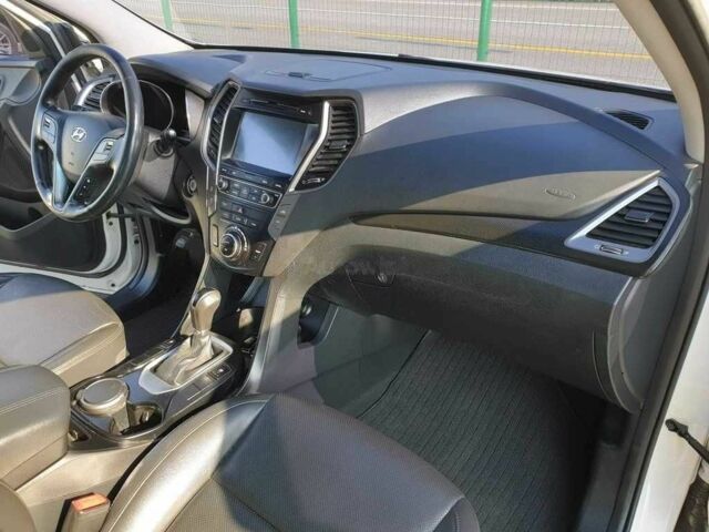 Хендай Санта Фе 2015 у Києві на Automoto.ua Білий Хендай Санта Фе, об'ємом двигуна 2.2 л та пробігом 41 тис. км за 17506 $, фото 20 на Automoto.ua