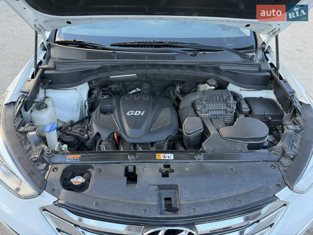 Белый Хендай Санта Фе, объемом двигателя 2.36 л и пробегом 177 тыс. км за 13500 $, фото 100 на Automoto.ua