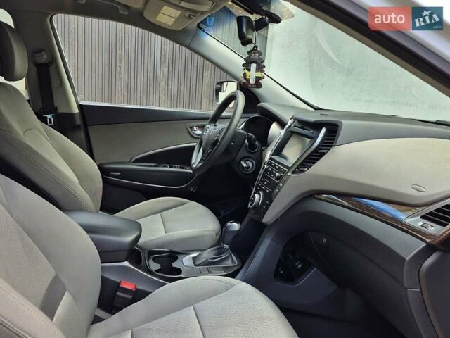 Белый Хендай Санта Фе, объемом двигателя 2.4 л и пробегом 110 тыс. км за 14950 $, фото 12 на Automoto.ua