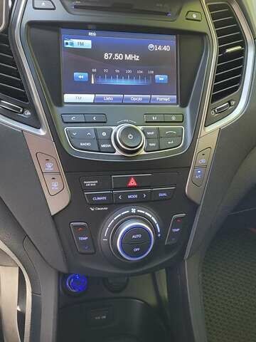 Белый Хендай Санта Фе, объемом двигателя 2.2 л и пробегом 203 тыс. км за 20600 $, фото 8 на Automoto.ua