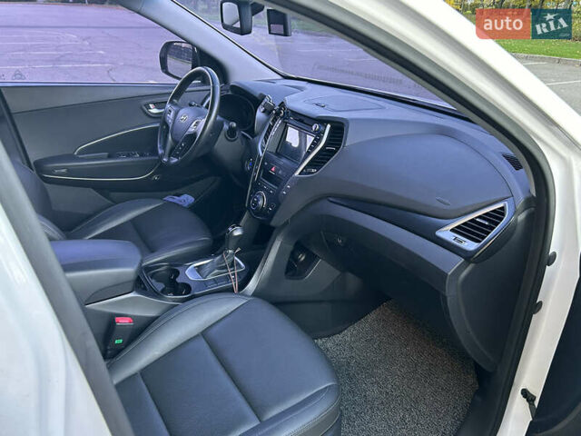 Білий Хендай Санта Фе, об'ємом двигуна 2 л та пробігом 164 тис. км за 18500 $, фото 3 на Automoto.ua