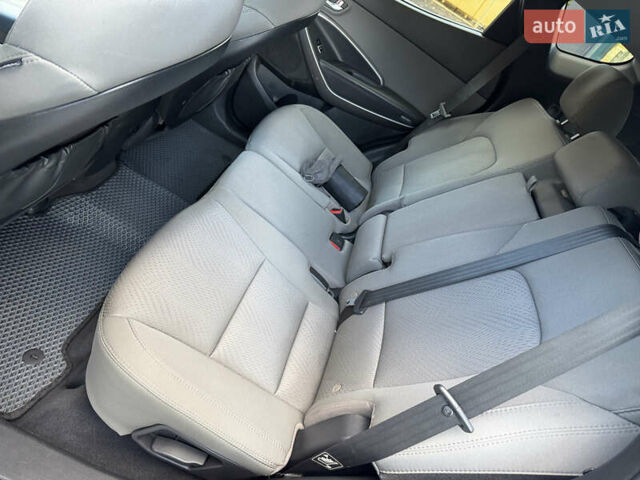 Белый Хендай Санта Фе, объемом двигателя 2.36 л и пробегом 177 тыс. км за 13500 $, фото 86 на Automoto.ua